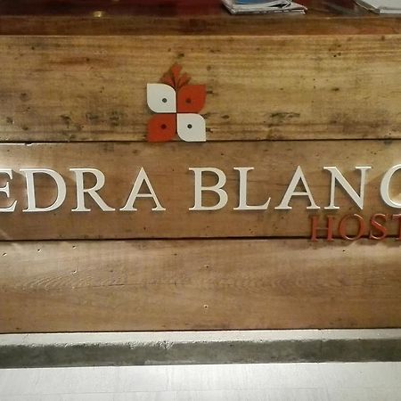 Piedra Blanca Backpackers Hostel Уюни Экстерьер фото