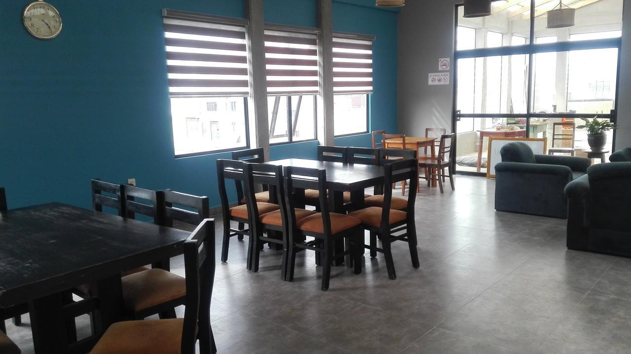 Piedra Blanca Backpackers Hostel Уюни Экстерьер фото