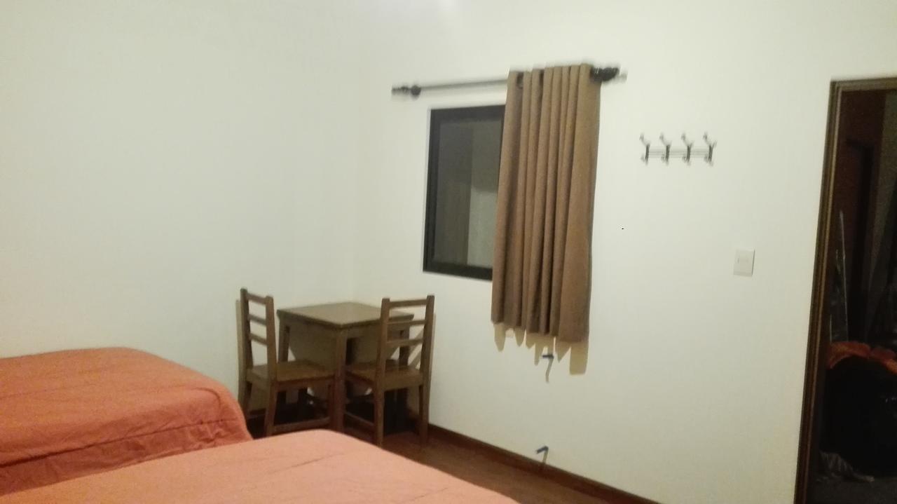 Piedra Blanca Backpackers Hostel Уюни Экстерьер фото