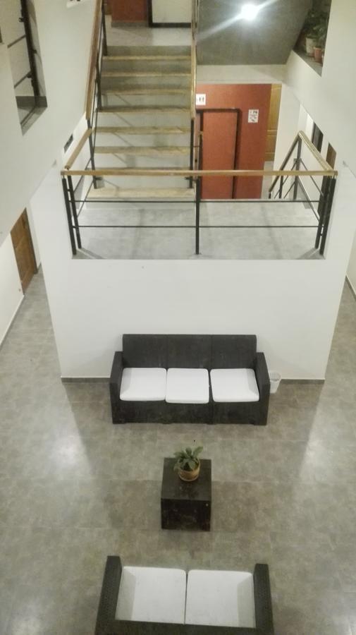 Piedra Blanca Backpackers Hostel Уюни Экстерьер фото