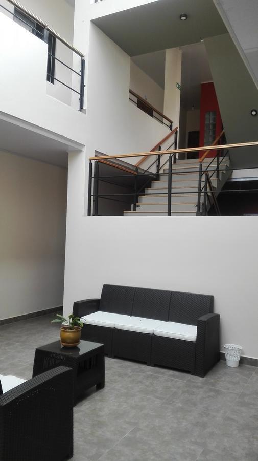 Piedra Blanca Backpackers Hostel Уюни Экстерьер фото