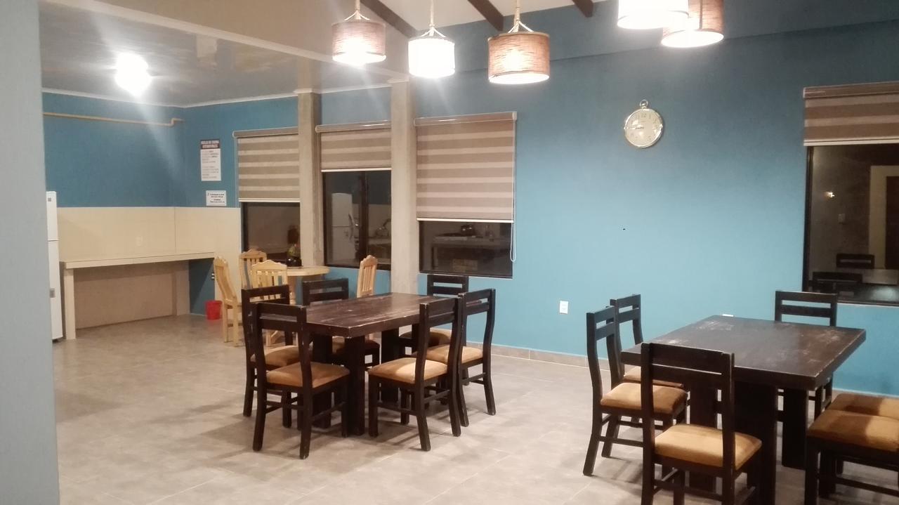 Piedra Blanca Backpackers Hostel Уюни Экстерьер фото