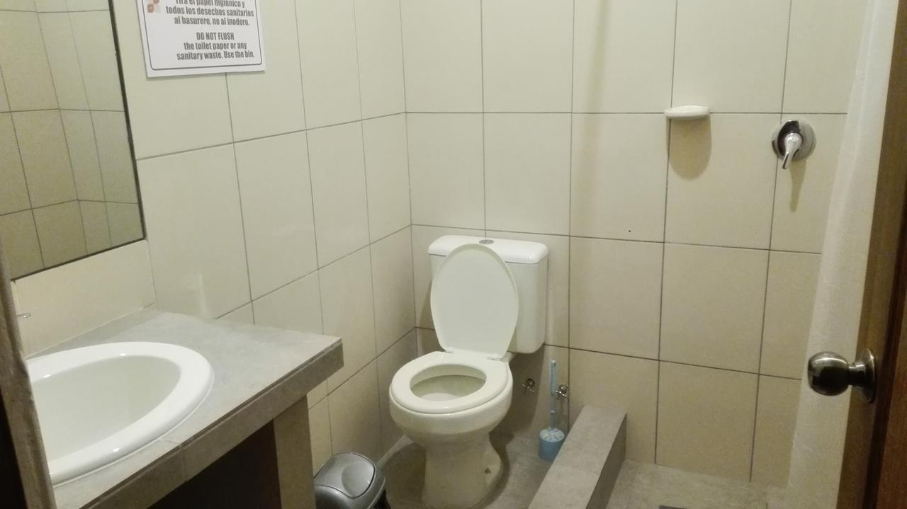 Piedra Blanca Backpackers Hostel Уюни Экстерьер фото