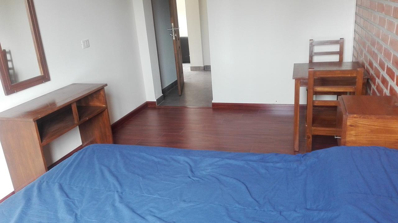 Piedra Blanca Backpackers Hostel Уюни Экстерьер фото