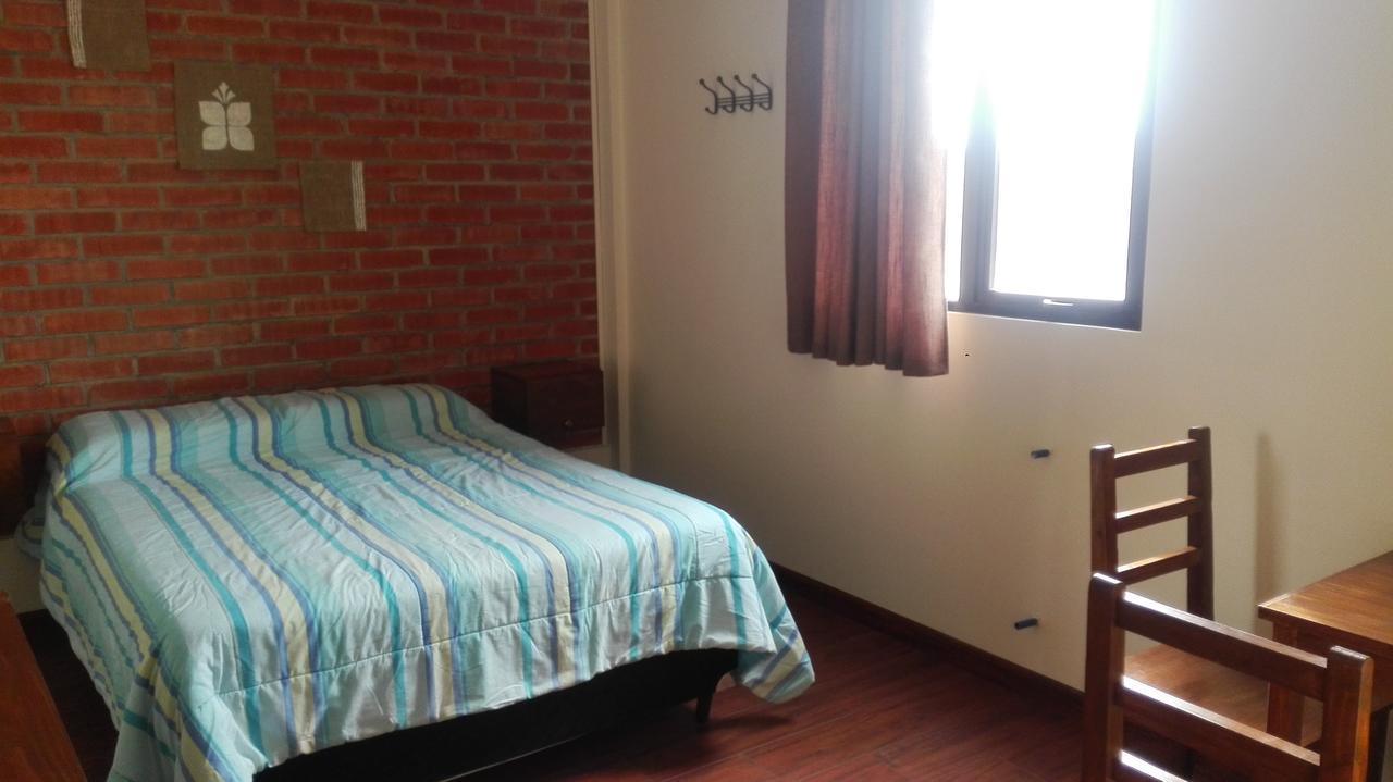 Piedra Blanca Backpackers Hostel Уюни Экстерьер фото
