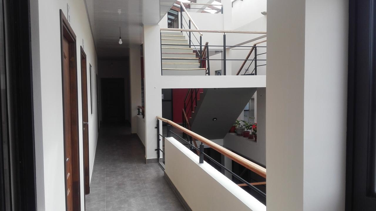 Piedra Blanca Backpackers Hostel Уюни Экстерьер фото